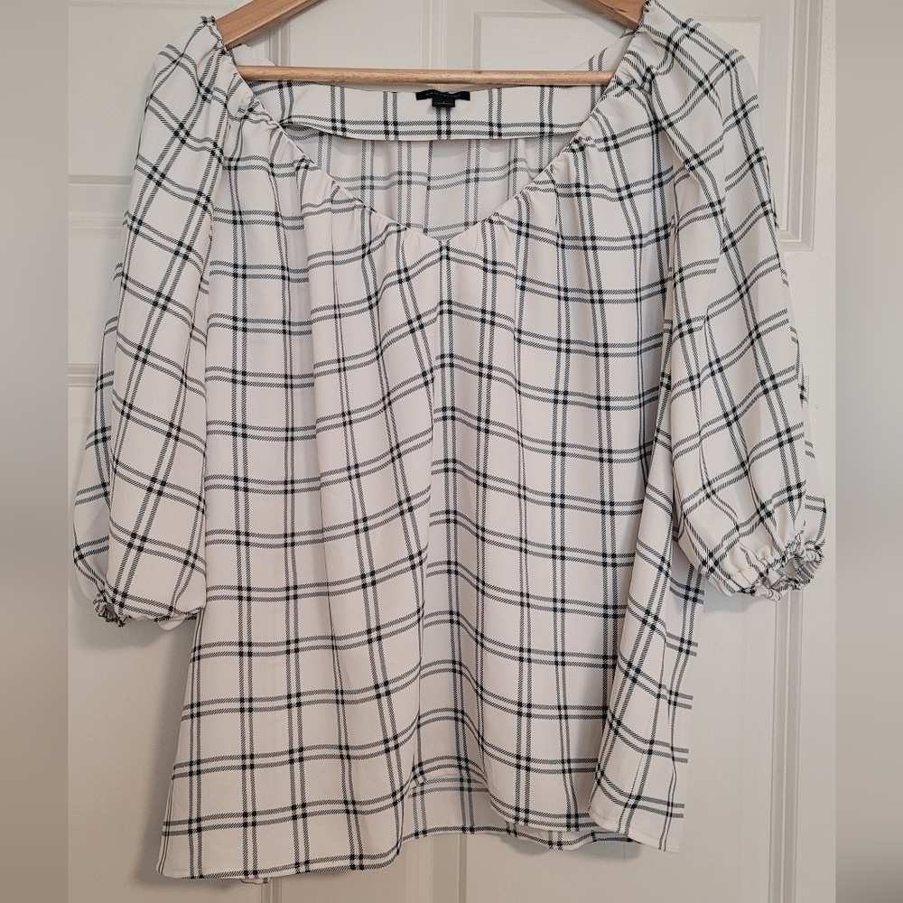 Ann Taylor Blouse. Size L, Warn once perfect condition.